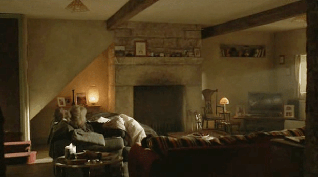 LTIH_S1E04_CarolineAtGillian's