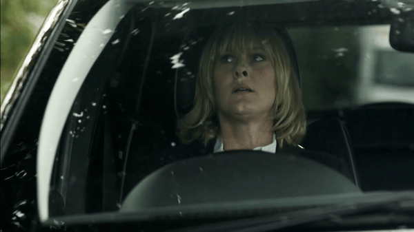 LTIH_S2E06_CarolineOutsideKates