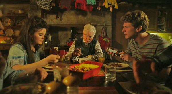 LTIH_301_FamilyDinner